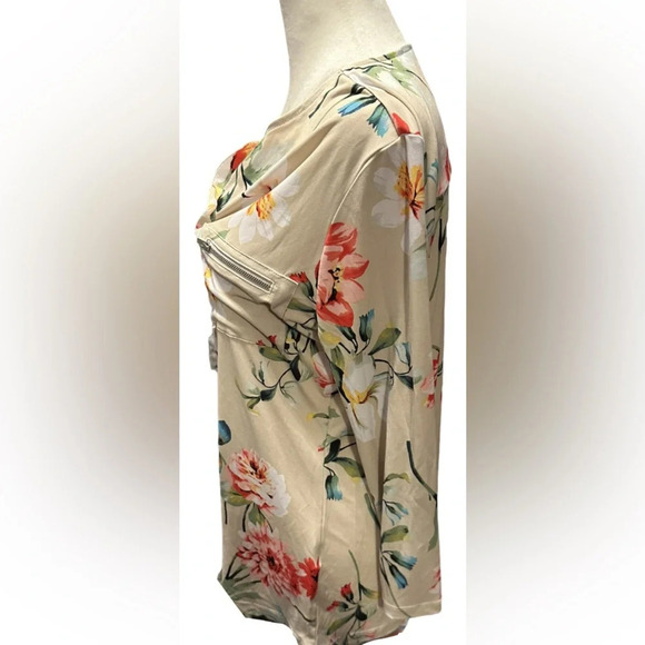 New York And Company Cream & Multicolor Floral Blouse Size Medium - Picture 4 of 7